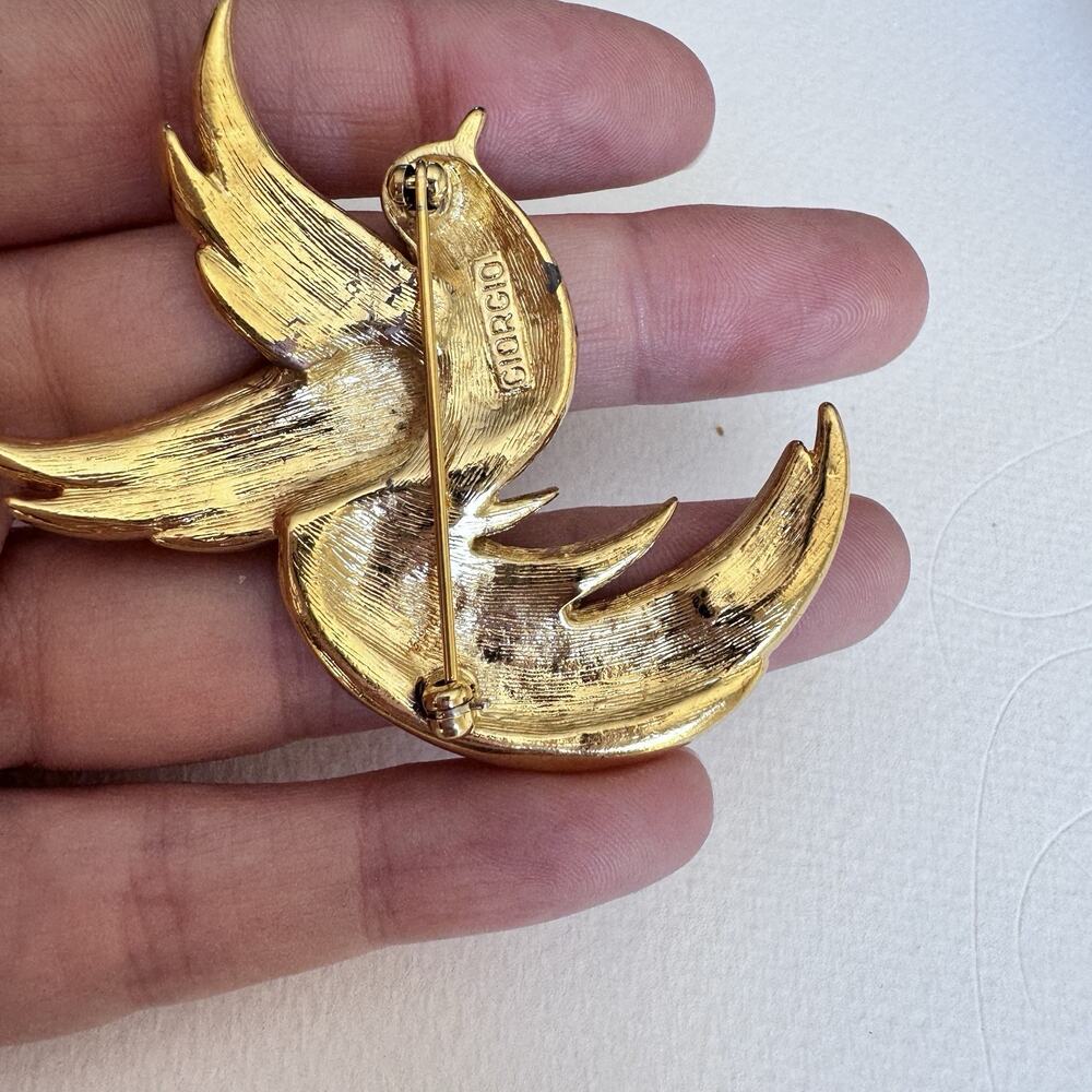 Vintage Giorgio Gold tone with Red Enamel & Clear Crystals Bird BROOCH - Picture 6 of 6